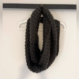 Knit chunky infinity scarf